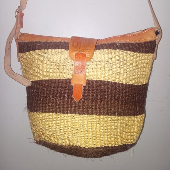 Small/medium Sisal Kiondo Kikuyu Kenya bag - Picture 1 of 3